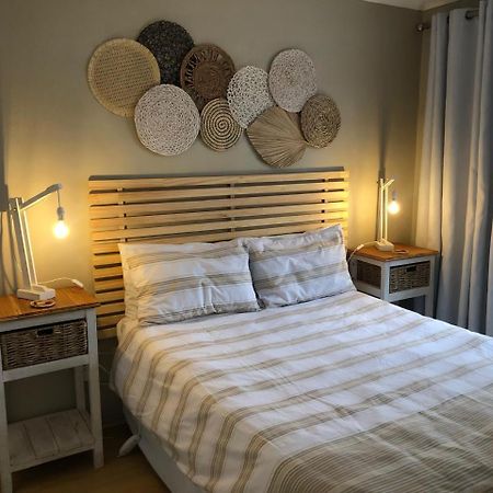 Appartamento 10 On Ou Kraal Edgemead Esterno foto